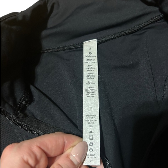 Lululemon Far and Free Jacket Black Size 8 Athleisure Activewear - Picture 5 of 11